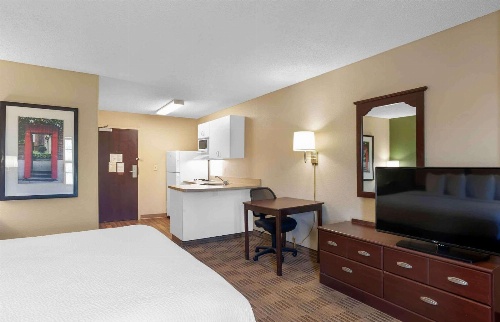 Extended Stay America Suites - Fort Lauderdale - Cypress Creek - Andrews Ave. image 1